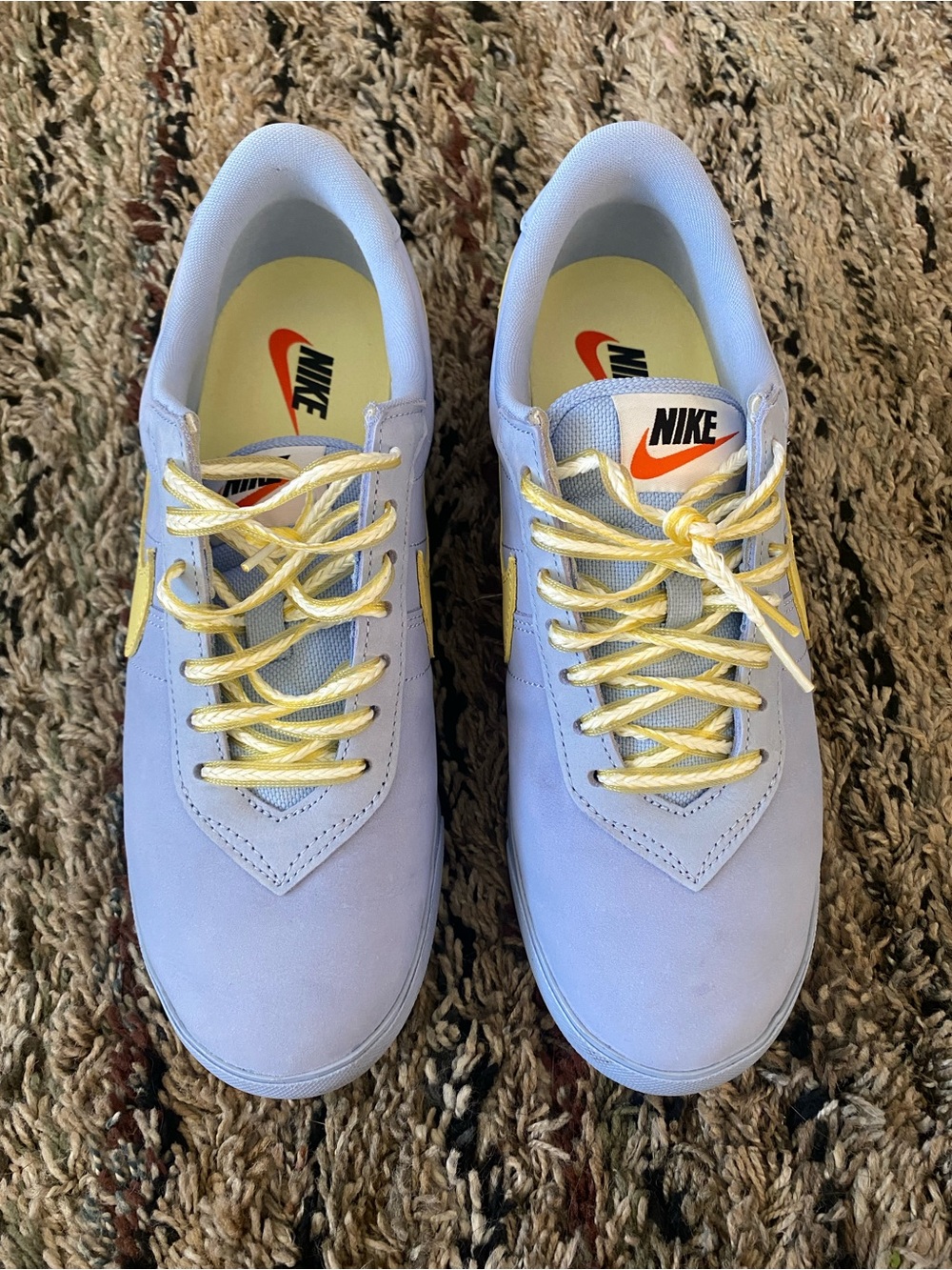 Nike Men’s Astrograbber Athletic Shoes Sneakers. Size 7.5 - Picture 2 of 3